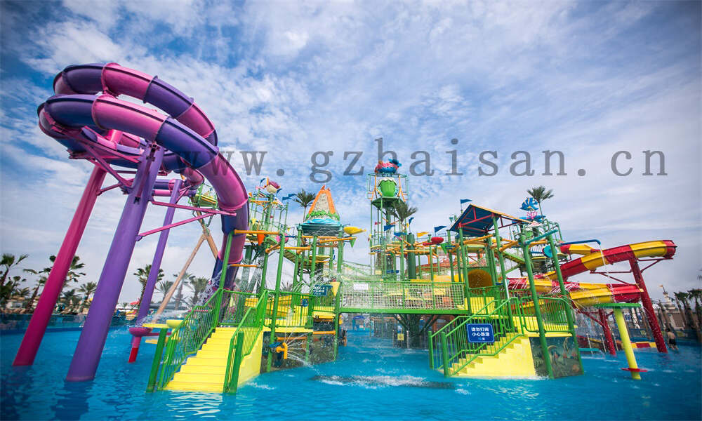 水上巨型滑梯盛宴,畅享无尽激情狂欢